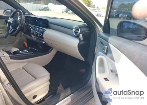 2020 Mercedes-Benz A 220 z USA, uszkodzony, nr VIN WDD3G4EBXLW038045